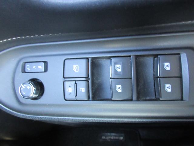 エスクァイア ハイブリッドＧｉ　ブラックテーラード　クルーズコントロール　両側パワースライドドア　トヨタセーフティーセンス　バックカメラ　純正ナビ　Ｂｌｕｅｔｏｏｔｈ　フルセグＴｖ　シートヒーター　レザーシート　ＬＥＤヘッドライト　オートライト　ＥＴＣ（24枚目）