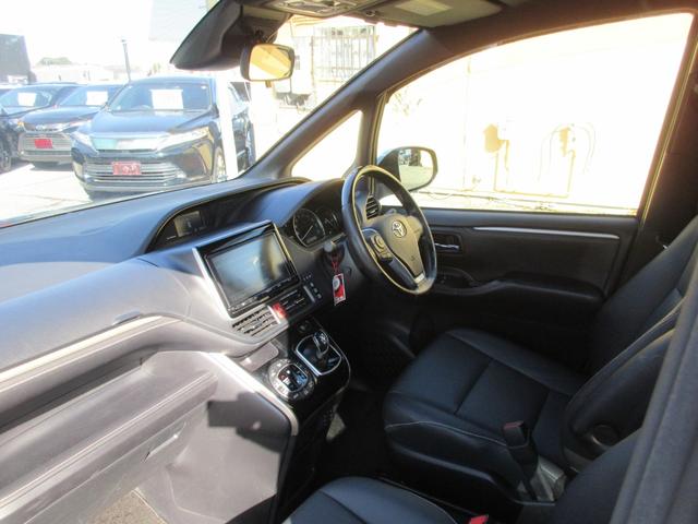 エスクァイア ハイブリッドＧｉ　ブラックテーラード　クルーズコントロール　両側パワースライドドア　トヨタセーフティーセンス　バックカメラ　純正ナビ　Ｂｌｕｅｔｏｏｔｈ　フルセグＴｖ　シートヒーター　レザーシート　ＬＥＤヘッドライト　オートライト　ＥＴＣ（38枚目）