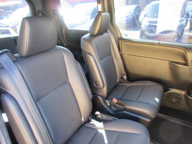 エスクァイア ハイブリッドＧｉ　ブラックテーラード　クルーズコントロール　両側パワースライドドア　トヨタセーフティーセンス　バックカメラ　純正ナビ　Ｂｌｕｅｔｏｏｔｈ　フルセグＴｖ　シートヒーター　レザーシート　ＬＥＤヘッドライト　オートライト　ＥＴＣ（41枚目）