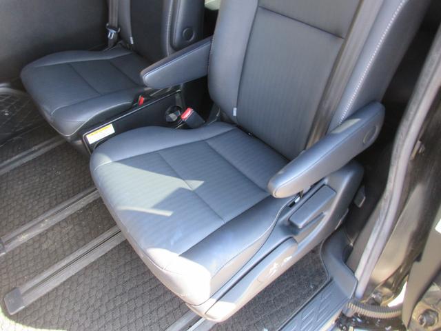 エスクァイア ハイブリッドＧｉ　ブラックテーラード　クルーズコントロール　両側パワースライドドア　トヨタセーフティーセンス　バックカメラ　純正ナビ　Ｂｌｕｅｔｏｏｔｈ　フルセグＴｖ　シートヒーター　レザーシート　ＬＥＤヘッドライト　オートライト　ＥＴＣ（49枚目）