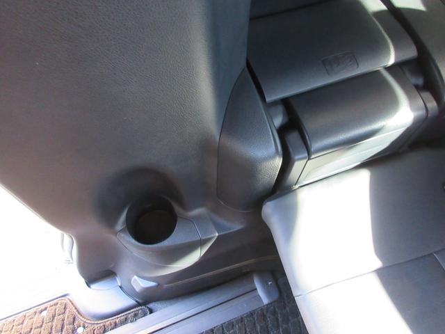 エスクァイア ハイブリッドＧｉ　ブラックテーラード　クルーズコントロール　両側パワースライドドア　トヨタセーフティーセンス　バックカメラ　純正ナビ　Ｂｌｕｅｔｏｏｔｈ　フルセグＴｖ　シートヒーター　レザーシート　ＬＥＤヘッドライト　オートライト　ＥＴＣ（53枚目）