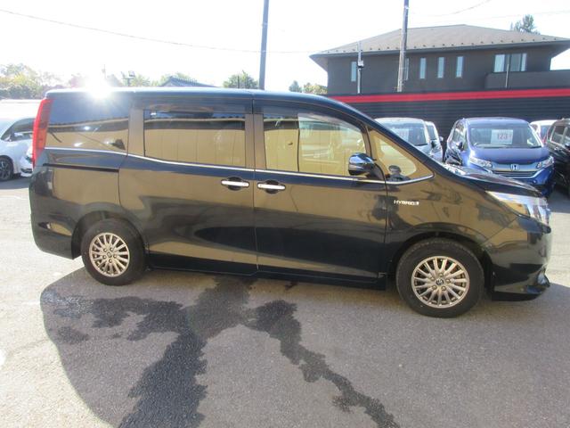 エスクァイア ハイブリッドＧｉ　ブラックテーラード　クルーズコントロール　両側パワースライドドア　トヨタセーフティーセンス　バックカメラ　純正ナビ　Ｂｌｕｅｔｏｏｔｈ　フルセグＴｖ　シートヒーター　レザーシート　ＬＥＤヘッドライト　オートライト　ＥＴＣ（64枚目）