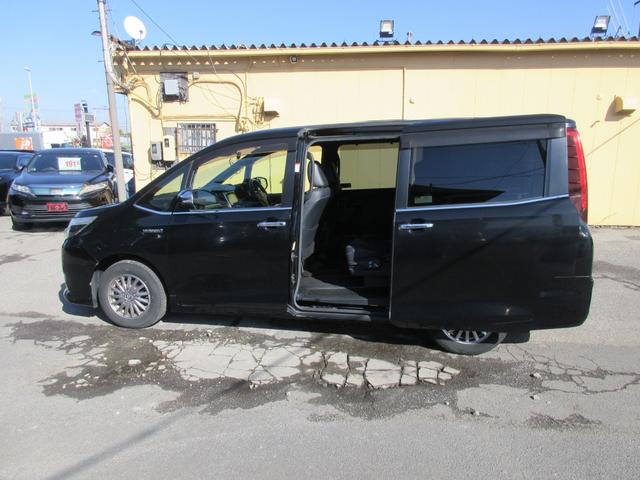 エスクァイア ハイブリッドＧｉ　ブラックテーラード　クルーズコントロール　両側パワースライドドア　トヨタセーフティーセンス　バックカメラ　純正ナビ　Ｂｌｕｅｔｏｏｔｈ　フルセグＴｖ　シートヒーター　レザーシート　ＬＥＤヘッドライト　オートライト　ＥＴＣ（71枚目）