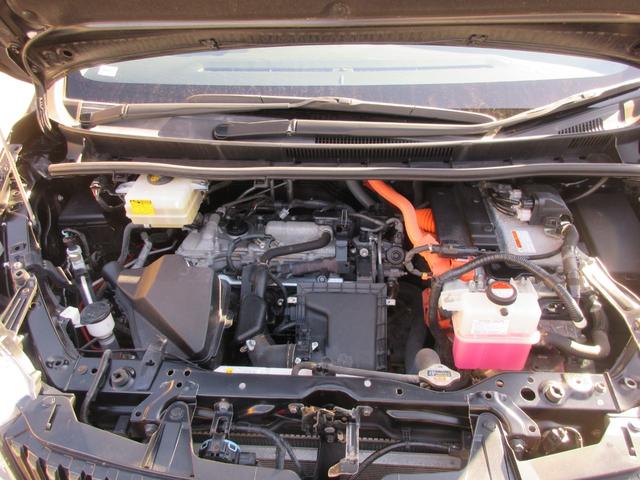 エスクァイア ハイブリッドＧｉ　ブラックテーラード　クルーズコントロール　両側パワースライドドア　トヨタセーフティーセンス　バックカメラ　純正ナビ　Ｂｌｕｅｔｏｏｔｈ　フルセグＴｖ　シートヒーター　レザーシート　ＬＥＤヘッドライト　オートライト　ＥＴＣ（74枚目）