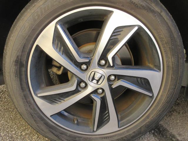 オデッセイ アブソルート　後席フリップダウンモニター　ホンダセンシング　レーダークルーズコントロール　両側パワースライドドア　バックカメラ　ケンウッドメモリーナビ　Ｂｌｕｅｔｏｏｔｈ　アイドリングストップ　ＬＥＤヘッドライト（17枚目）