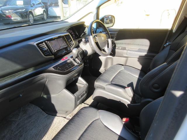 オデッセイ アブソルート　後席フリップダウンモニター　ホンダセンシング　レーダークルーズコントロール　両側パワースライドドア　バックカメラ　ケンウッドメモリーナビ　Ｂｌｕｅｔｏｏｔｈ　アイドリングストップ　ＬＥＤヘッドライト（40枚目）