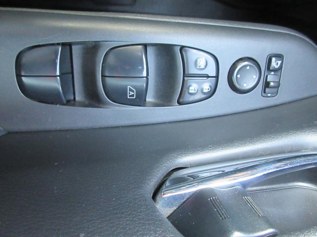 セレナ ハイウェイスター　ＶセレクションＩＩ　エマージェンシーブレーキ　アラウンドビューモニター　両側パワースライドドア　純正ナビ　Ｂｌｕｅｔｏｏｔｈ　フルセグＴＶ　クリアランスソナー　クルーズコントロール　ＬＥＤヘッドライト　オートライト（24枚目）