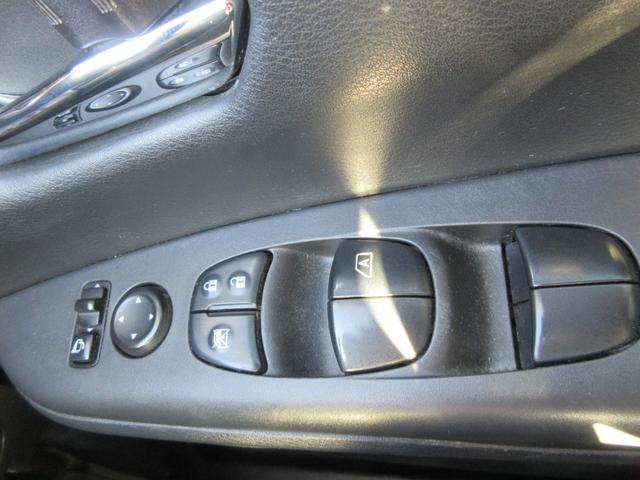 セレナ e-パワー ハイウェイスターV エマージェンシーブレーキ 両側パワースライドドア クルーズコントロール クリアランスソナー アラウンドビューモニター 純正ナビ Bluetooth フルセグTV LEDヘッドライト オートライト(24枚目)