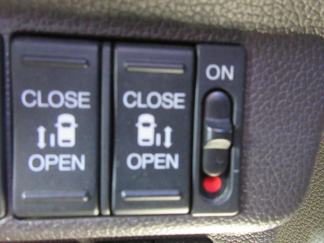 フリードハイブリッド ハイブリッド・Ｇホンダセンシング　ホンダセンシング　レーダークルーズコントロール　両側パワースライドドア　バックカメラ　純正メモリーナビ　Ｂｌｕｅｔｏｏｔｈ　フルセグＴＶ　ＬＥＤヘッドライト　オートライト　フロントドラレコ　ＥＴＣ（8枚目）