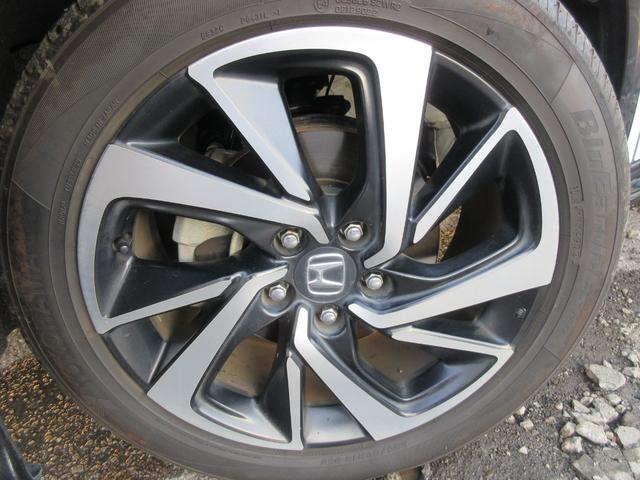 ヴェゼル ハイブリッドＲＳ・ホンダセンシング　ホンダセンシング　レーダークルーズコントロール　純正ナビ　Ｂｌｕｅｔｏｏｔｈ　フルセグ　バックカメラ　シートヒーター　ハーフレザーシート　フロントドライブレコーダー　ＬＥＤヘッドライト　オートライト（15枚目）