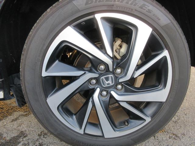 ヴェゼル ハイブリッドＲＳ・ホンダセンシング　ホンダセンシング　レーダークルーズコントロール　純正ナビ　Ｂｌｕｅｔｏｏｔｈ　フルセグ　バックカメラ　シートヒーター　ハーフレザーシート　フロントドライブレコーダー　ＬＥＤヘッドライト　オートライト（16枚目）