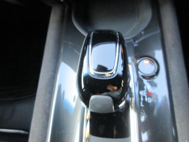 ヴェゼル ハイブリッドＲＳ・ホンダセンシング　ホンダセンシング　レーダークルーズコントロール　純正ナビ　Ｂｌｕｅｔｏｏｔｈ　フルセグ　バックカメラ　シートヒーター　ハーフレザーシート　フロントドライブレコーダー　ＬＥＤヘッドライト　オートライト（32枚目）