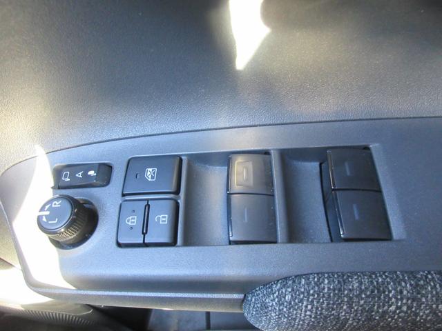 シエンタ ハイブリッドＺ　５人乗り　ワンオーナー　トヨタセーフティーセンス　レーダークルーズコントロール　両側パワースライドドア　バックカメラ　クリアランスソナー　ＡＣ１００Ｖ　純正ナビ　ブラインドスポットモニター　ＥＴＣ（23枚目）