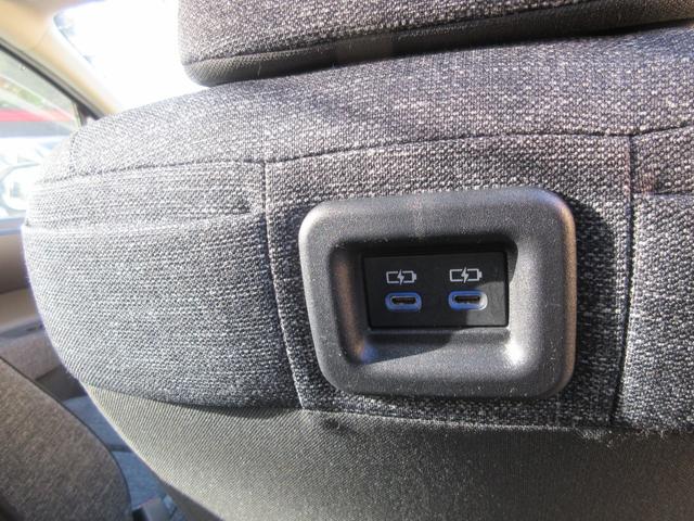 シエンタ ハイブリッドＺ　５人乗り　ワンオーナー　トヨタセーフティーセンス　レーダークルーズコントロール　両側パワースライドドア　バックカメラ　クリアランスソナー　ＡＣ１００Ｖ　純正ナビ　ブラインドスポットモニター　ＥＴＣ（46枚目）