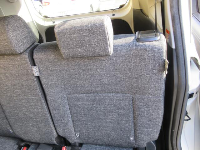 シエンタ ハイブリッドＺ　５人乗り　ワンオーナー　トヨタセーフティーセンス　レーダークルーズコントロール　両側パワースライドドア　バックカメラ　クリアランスソナー　ＡＣ１００Ｖ　純正ナビ　ブラインドスポットモニター　ＥＴＣ（49枚目）