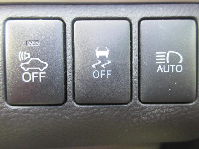 ハリアーハイブリッド プレミアム　アドバンスドパッケージ　４ＷＤ　クリアランスソナー　レーダークルーズコントロール　シートヒーター　パワーバックドア　パワーシート　バックカメラ　純正ナビ　Ｂｌｕｅｔｏｏｔｈ　フルセグＴＶ　前後ドラレコ　ＬＥＤヘッドライト（9枚目）