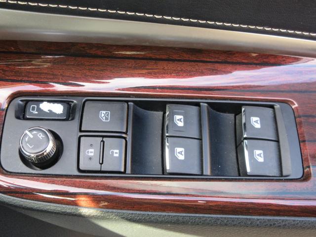 ハリアーハイブリッド プレミアム　アドバンスドパッケージ　４ＷＤ　クリアランスソナー　レーダークルーズコントロール　シートヒーター　パワーバックドア　パワーシート　バックカメラ　純正ナビ　Ｂｌｕｅｔｏｏｔｈ　フルセグＴＶ　前後ドラレコ　ＬＥＤヘッドライト（23枚目）