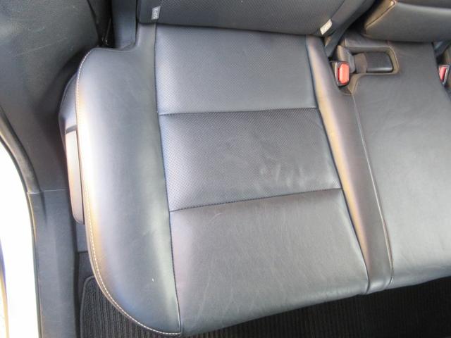 ハリアーハイブリッド プレミアム　アドバンスドパッケージ　４ＷＤ　クリアランスソナー　レーダークルーズコントロール　シートヒーター　パワーバックドア　パワーシート　バックカメラ　純正ナビ　Ｂｌｕｅｔｏｏｔｈ　フルセグＴＶ　前後ドラレコ　ＬＥＤヘッドライト（45枚目）