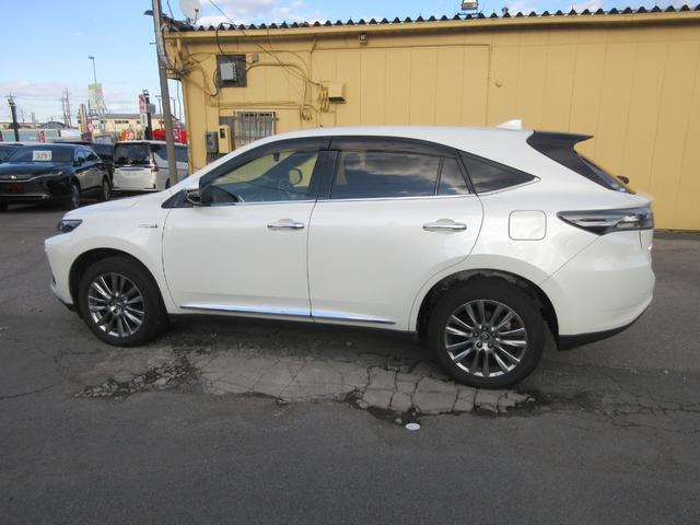 ハリアーハイブリッド プレミアム　アドバンスドパッケージ　４ＷＤ　クリアランスソナー　レーダークルーズコントロール　シートヒーター　パワーバックドア　パワーシート　バックカメラ　純正ナビ　Ｂｌｕｅｔｏｏｔｈ　フルセグＴＶ　前後ドラレコ　ＬＥＤヘッドライト（66枚目）