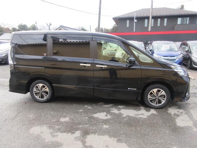 セレナ e-パワー ハイウェイスターV 後席フリップダウンモニター エマージェンシーブレーキ クリアランスソナー 両側パワースライドドア 純正ナビ アラウンドビューモニター フルセグTV プロパイロット ブラインドスポットワーニング ETC(16枚目)