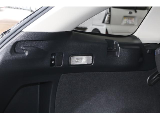 レヴォーグ ２．０ＧＴ－Ｓアイサイト　アイサイト３　オートライト　ターボ　プッシュスタート　電動シートフロント左右　純正１８インチアルミホイール　シートヒーターフロント左右　メモリーナビ　ＥＴＣ２．０（41枚目）