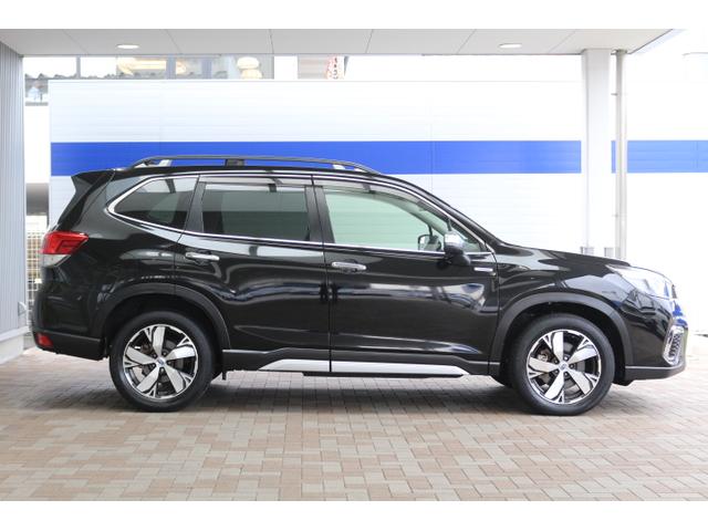 フォレスター アドバンス　アイサイト３　１８インチアルミホイール　ＬＥＤライト　オートライト　ワンオーナー　プッシュスタート　スマートリヤビューミラー　パワーシートフロント左右　パワーリヤゲート　シートヒーターフロント左右リヤ左右　ダイアトーンナビ（9枚目）