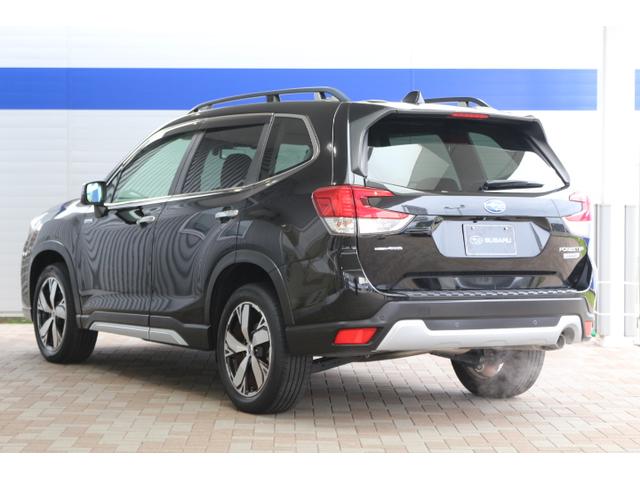 フォレスター アドバンス　アイサイト３　１８インチアルミホイール　ＬＥＤライト　オートライト　ワンオーナー　プッシュスタート　スマートリヤビューミラー　パワーシートフロント左右　パワーリヤゲート　シートヒーターフロント左右リヤ左右　ダイアトーンナビ（11枚目）