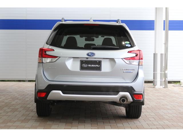 フォレスター アドバンス　ルーフレール　茶本革　ナビ　ドラレコ　ＥＴＣ２．０　３方位カメラ　ＬＥＤライナー　パワーリアゲート　アイサイトＶｅｒ３　衝突回避ブレーキ　全車速追尾式クルーズコントロール　側後方警戒システム　リア障害物センサー　後退時ブレーキアシスト（5枚目）