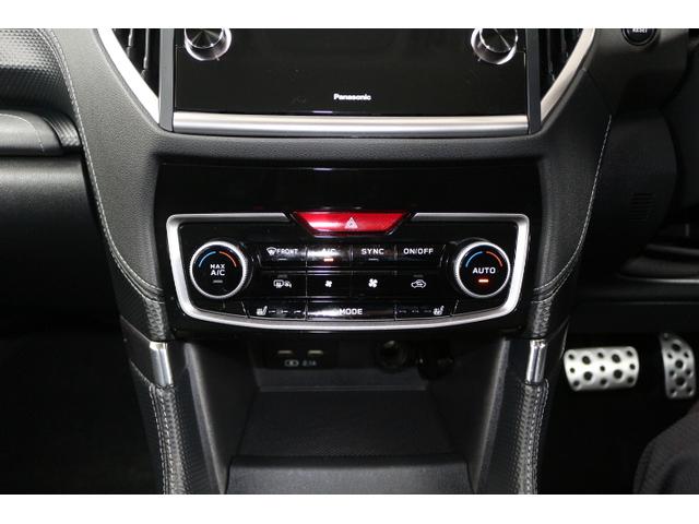 エアコンとシートヒータースイッチを兼ねたピアノブラックのエアコンパネル！左のダイヤルを捻ると助手席用温度設定が出来るので左右で違う温度の風が出てきます！助手席の方が暑がりでも寒がりでも安心です！