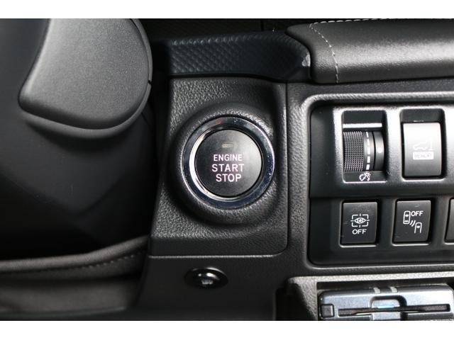 エンジンスタートはスマートキー連動のプッシュタイプ、キーが車内にあればエンジンスタートが可能なのでもうキーをカバンやバックから取り出す必要はありません！