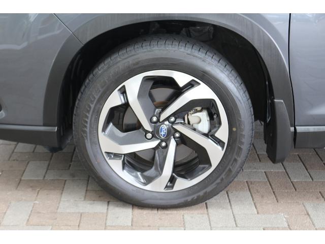 タイヤの後ろには泥除けのスプラッシュボードを取付！小石の飛び跳ねや雨の日の泥跳ねを抑制しボディの傷や汚れを低減します！地味なパーツですが効果は高いんですよ！