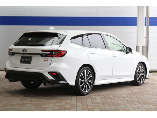 レヴォーグ ＳＴＩスポーツ　ＥＸ　ワンオーナーアイサイトＸ搭載　ＬＥＤライト　オートライト　プッシュスタート　純正１８インチアルミホイール　電動シートフロント左右　スマートリヤビューミラー　電動リヤゲート　シートヒーターフロント左右リヤ左右　ＥＴＣ２．０　ドラレコ（10枚目）