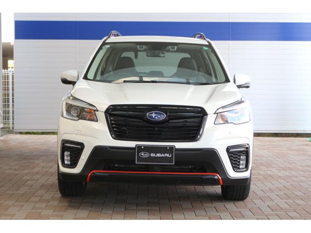 フォレスター Ｘ－ブレイク　スマホ連動８インチナビ　前後ドラレコ＆センサー　ＥＴＣ２．０　電動リアゲート　３方位カメラ　撥水シート　撥水リアラゲッジ　アイサイトＶｅｒ３　衝突回避ブレーキ　全車速追尾式クルーズコントロール　側後方警戒システム　後退時ブレーキアシスト（4枚目）