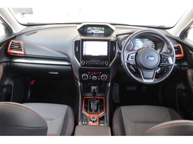 フォレスター Ｘ－ブレイク　スマホ連動８インチナビ　前後ドラレコ＆センサー　ＥＴＣ２．０　電動リアゲート　３方位カメラ　撥水シート　撥水リアラゲッジ　アイサイトＶｅｒ３　衝突回避ブレーキ　全車速追尾式クルーズコントロール　側後方警戒システム　後退時ブレーキアシスト（6枚目）