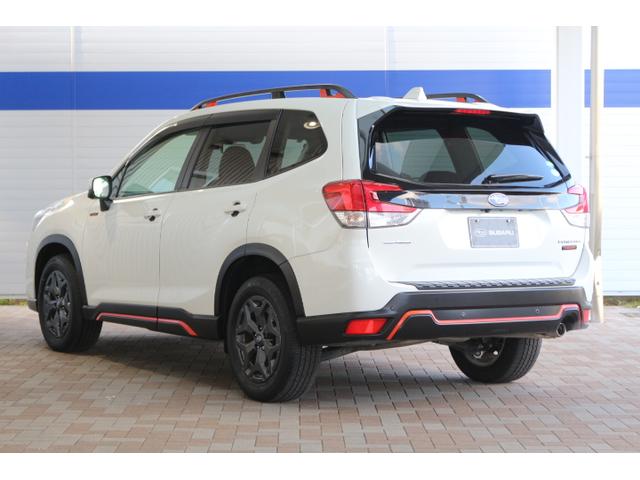 フォレスター Ｘ－ブレイク　スマホ連動８インチナビ　前後ドラレコ＆センサー　ＥＴＣ２．０　電動リアゲート　３方位カメラ　撥水シート　撥水リアラゲッジ　アイサイトＶｅｒ３　衝突回避ブレーキ　全車速追尾式クルーズコントロール　側後方警戒システム　後退時ブレーキアシスト（11枚目）