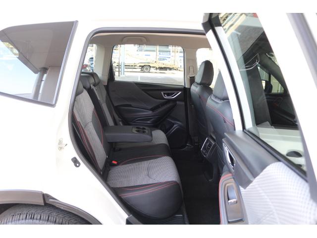 フォレスター Ｘ－ブレイク　スマホ連動８インチナビ　前後ドラレコ＆センサー　ＥＴＣ２．０　電動リアゲート　３方位カメラ　撥水シート　撥水リアラゲッジ　アイサイトＶｅｒ３　衝突回避ブレーキ　全車速追尾式クルーズコントロール　側後方警戒システム　後退時ブレーキアシスト（42枚目）