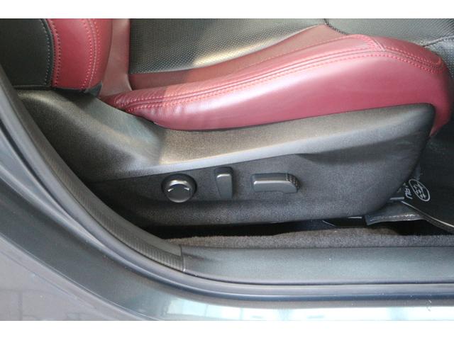 レヴォーグ ＳＴＩスポーツ　ＥＸ　１１．６インチナビ　電動リヤゲート付き　２年間走行距離無制限保証付　ワンオーナー　アイサイトＸ搭載車　衝突被害＆後退時被害軽減ブレーキ　後側方警戒＆停止保持システム　１１．６インチナビ　３方向カメラ　ＥＴＣ２．０　ドラレコ　革シート（16枚目）