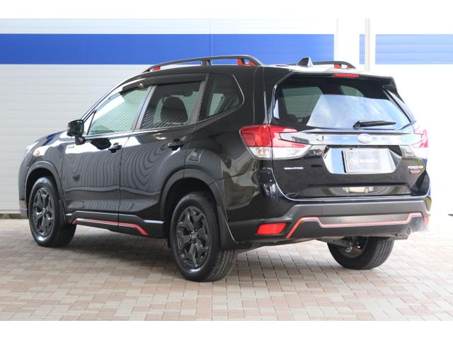 フォレスター Ｘ－ブレイク　アイサイト３搭載　８インチナビ　３方向カメラ　２年間走行距離無制限部分保証付　ワンオーナ　アイサイト３搭載車　衝突被害＆後退時被害軽減ブレーキ　後側方警戒＆停止保持システム　ダイアトーン製８インチナビ　３方向カメラ　ＥＴＣ２．０　スマートリヤビュ（11枚目）