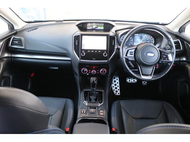 ＸＶ アドバンス　アイサイト３搭載車　レザーシート　８インチナビ　２年間走行距離無制限部分保証付　ワンオーナ　レザーシート　アイサイト３搭載車　衝突被害＆後退時被害軽減ブレーキ　後側方警戒＆停止保持システム　８インチナビ　３方向カメラ　ＥＴＣ２．０　ドライブレコーダ（6枚目）