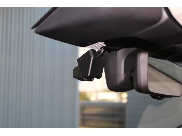 �h�����R�J�����̓��[���~���[�̗��ɐݒu�A�A�C�T�C�g�V�X�e���Ɉ��e����^���Ȃ��m�C�Y�΍�ς݂̏����i�Ȃ̂ň��S���Ă����p�o���܂���I