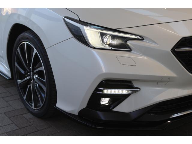 �w�b�h���C�g�͖�ԂɑΌ��Ԃ�O���Ԃɑ΂��ĕ����̂k�d�c���ʂɐ��䂷��A���C���A�_�v�e�B�u�h���C�r���O�r�[�����̗p�I����ɖ��f�������Ȃ��悤�ɈÂ��铹����������ƏƂ炵�܂��I