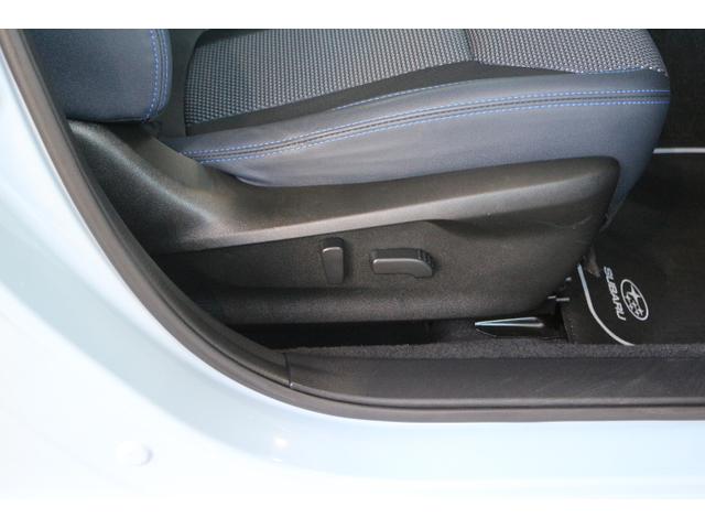 ＸＶ アドバンス　ワンオーナー　アイサイト３　プッシュスタート　純正１８インチアルミホール　電動シートフロント左右　ルーフレール　パナソニックナビ　ＥＴＣＤ２．０　ドライブレコーダー前後　フロント、サイド、バックカメラ（16枚目）