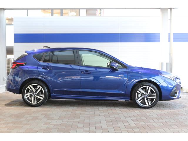 インプレッサ ＳＴ－Ｈ　ＥＴＣ２．０　前後ドラレコ　ステアリングヒーター　１１．６インチナビ　全方位カメラ　３カメラ新世代アイサイト　衝突回避ブレーキ　　車線中央維持機能　側後方警戒システム　後退時ブレーキアシスト　リア障害物センサー　２年間走行距離無制限保証（9枚目）