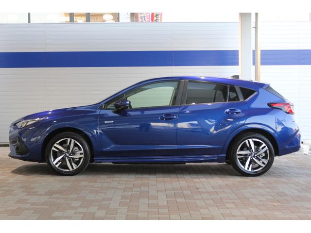 インプレッサ ＳＴ－Ｈ　ＥＴＣ２．０　前後ドラレコ　ステアリングヒーター　１１．６インチナビ　全方位カメラ　３カメラ新世代アイサイト　衝突回避ブレーキ　　車線中央維持機能　側後方警戒システム　後退時ブレーキアシスト　リア障害物センサー　２年間走行距離無制限保証（12枚目）