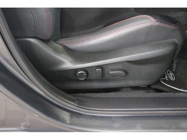 レヴォーグ ＳＴＩスポーツ　ＥＸ　アイサイトＸ　ＬＥＤライト　本革シート　　電動シートフロント左右　シートヒーターフロント左右　リヤ左右　スマートリヤビューミラー　純正１８インチアルミホイール　バックカメラ（16枚目）