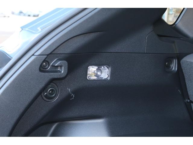 クロストレック リミテッド　新生代アイサイト　ワンオーナー　ＬＥＤライト　オートライト　純正１８インチアルミホイール　電動シートフロント左右　シートヒーターフロント左右　純正ナビ　ＥＴＣ２．０　ドライブレコーダー前後（43枚目）