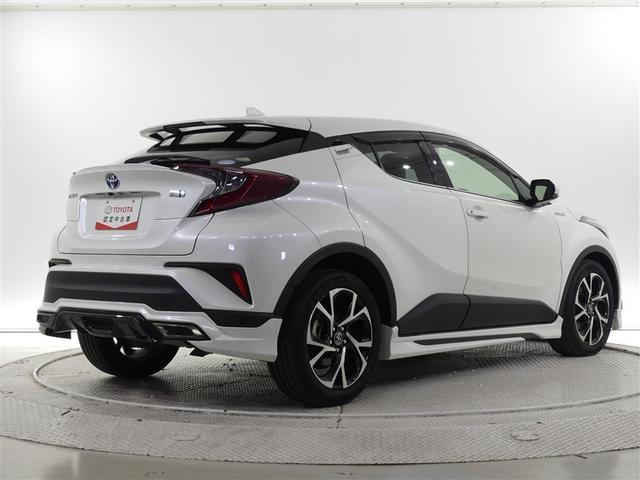 大人が選ぶモダンで知的なＳＵＶのかたちをめざすコンパクトクロスオーバーです。