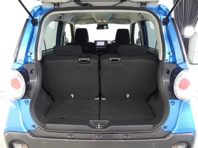 可倒式リヤシートを倒せばラッゲージスペースがさらに拡大。長さや幅のあるものも楽に収まります。