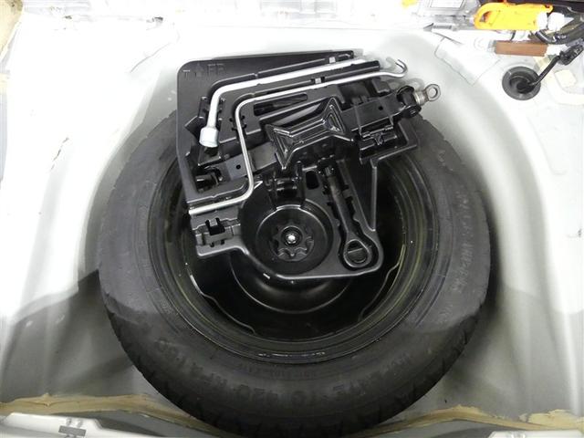 プリウス Ｓツーリングセレクション　ドラレコ　アルミホイール　ＬＥＤヘッドランプ　記録簿　キーレス　ＣＤ　盗難防止装置　ハイブリッド　ＨＤＤナビ　フルセグ（14枚目）