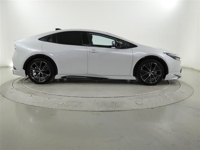 プリウス Ｚ　１００Ｖ電源　ドラレコ　ミュージックプレイヤー接続可　電動シート　アルミホイール　ＬＥＤヘッドランプ　記録簿　キーレス　盗難防止装置　ハイブリッド　オートクルーズコントロール　メモリーナビ　フルセグ（32枚目）